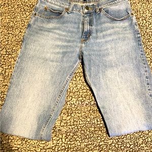 MEN’S REGULAR FIT STRAIGHT LEG JEANS IN LIGHT STONE